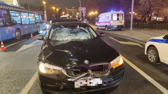 В центре Москвы BMW насмерть сбила мужчину-пешехода (ВИДЕО)