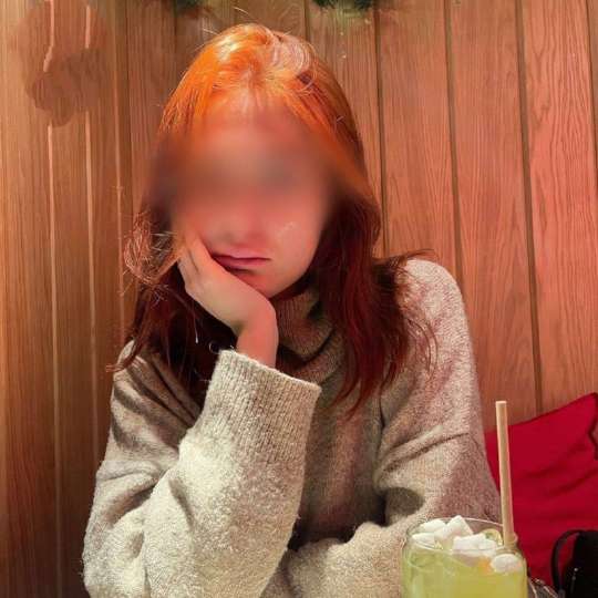 В Москве 19-летняя девушка оказалась в психушке после того, как понюхала парфюм на 8 марта