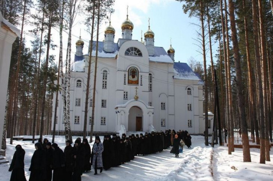 В Среднеуральский монастырь приехали сотрудники силовых структур