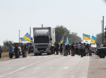 киев запретил грузовые перевозки в крым и готовит ответ на российское продэмбарго