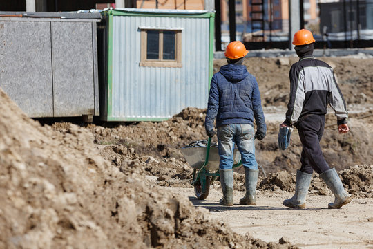 В Краснодарском крае вводят запрет на работу мигрантов