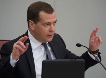 медведев не отправит в отставку ливанова