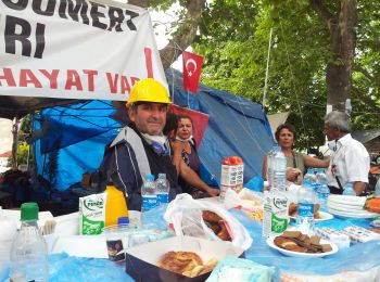 премьер-министр турции реджеп эрдоган встретился с митингующими