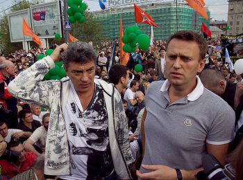 алексей навальный в суде заявил, что схема движения демонстрантов по болотной площади была изменена
