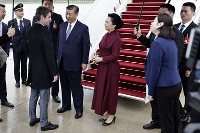 китайский лидер си цзиньпин прибыл в париж с официальным визитом