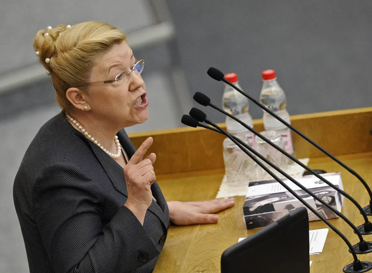 Елена Мизулина