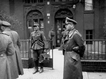 КРЕБС ОТВЕТИЛ, ЧТО ГИТЛЕР ЗАСТРЕЛИЛСЯ В БЕРЛИНЕ, А ТРУП СОЖЖЕН СОГЛАСНО ЗАВЕЩАНИЮ - Совершенно Секретно