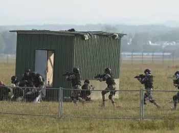 порошенко требует пустить на украину 2,5 тыс военных нато - Сайт Газеты «Совершенно Секретно»