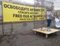 СК: все 30 активистов Greenpeace переводятся из СИЗО Мурманска в Санкт-Петербург