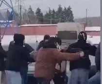 В Москве мигранты избили россиянина ногами, потому что он заступился за 15-летнюю девочку (ВИДЕО)