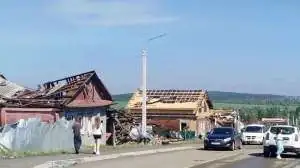 После мощного торнадо в Свердловской области сотни людей остались без крова