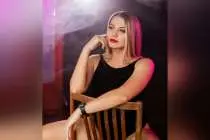 Подозревается 24-летний поклонник: в воронежском подъезде молодой матери перерезали горло