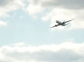 в хабаровске аварийно сел airbus a319-11 1 из-за треснувшего лобового стекла - Сайт Газеты «Совершенно Секретно»