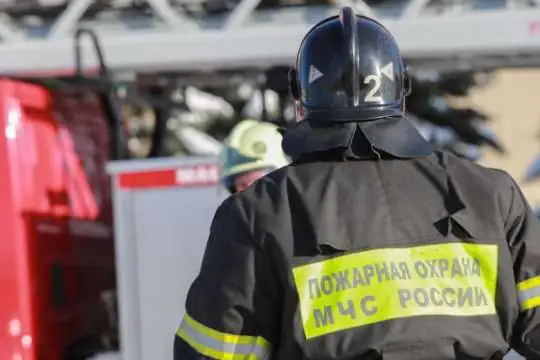 Мощный пожар вспыхнул в промзоне Липецка, во Владимире БПЛА попал ударил по многоквартирному дому