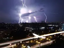 Гроза и сильный ветер ожидаются в Москве и области