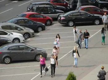 КАК «ОНИ ТАМ» ПАРКУЮТСЯ - Совершенно Секретно