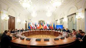 В Киев прибыли советники из стран "коалиции желающих"