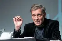 МВД объявило журналиста Александра Невзорова* в розыск