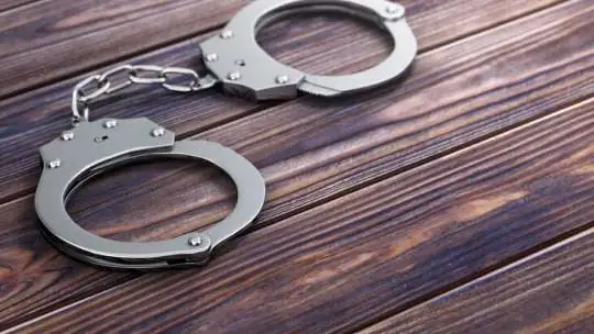 Одного из главных участников поставок некачественной тушенки в зону СВО задержали в Белоруссии