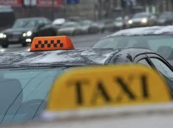 украинские таксисты режут колеса автобусов, перевозящих людей в крым - Сайт Газеты «Совершенно Секретно»