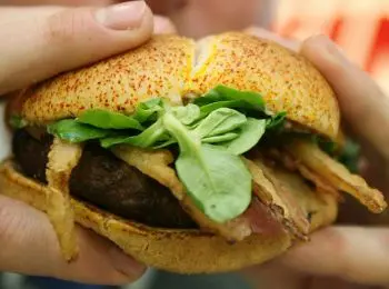 михалков и кончаловский просят 1 млрд рублей на создание конкурента западному фастфуду - Сайт Газеты «Совершенно Секретно»