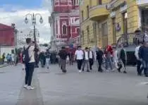 В центре Москвы толпы мусульман выступили против облав полиции в мечетях (ВИДЕО)