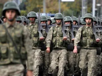 ЭТО ВОЙСКО ФЕСКАМИ НЕ ЗАКИДАЕШЬ - Совершенно Секретно