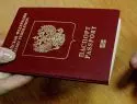 Россияне, испортившие загранпаспорт в поездке, вернутся домой по временному удостоверению