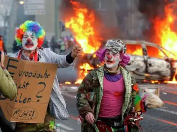 во франкфурте активисты, протестуя против политики европейского цб ранили 88 полицейских - Сайт Газеты «Совершенно Секретно»