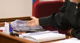 Ростовщики требуют почти 100 млн руб. с 16-летней дочери погибшего бойца СВО