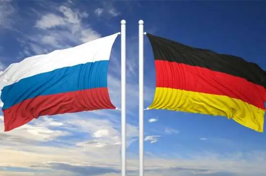 ФРГ высылает более 150 сотрудников представительств РФ и членов их семей