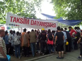 турецкие телеканалы оштрафовали за показ митингующих - Сайт Газеты «Совершенно Секретно»