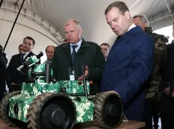 медведеву представили современные роботизированные комплексы - Сайт Газеты «Совершенно Секретно»