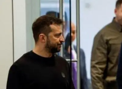 Зеленский прибыл в Канаду по дороге на встречу с Трампом