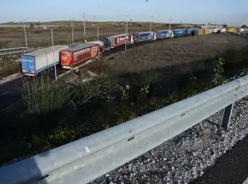 дальнобойщики вновь устроили акцию протеста, перекрыв дороги по всей стране - Сайт Газеты «Совершенно Секретно»