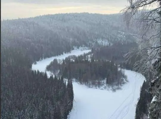В Пермском крае пропали 13 туристов на снегоходах
