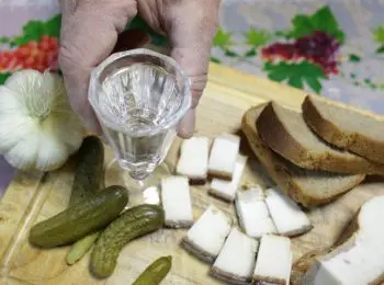 5 рецептов праздничной водки - Совершенно Секретно