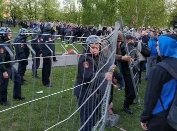 в екатеринбурге арестовали более 20 участников акции против строительства храма - Сайт Газеты «Совершенно Секретно»