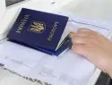 Сбегающие за границу украинцы, продают паспорта и свидетельства о рождении