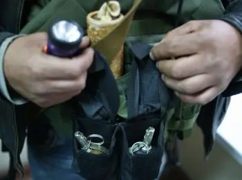 россиянин пытался вывезти из украины автомат калашникова и гранаты - Сайт Газеты «Совершенно Секретно»