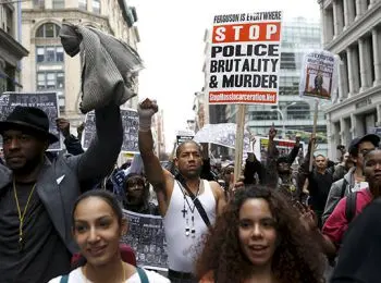 тысячи американцев вышли на улицы нью-йорка, требуя “сажать за решетку копов” - Сайт Газеты «Совершенно Секретно»