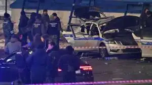 Неизвестный взорвал машину ДПС в Москве на Савёловском вокзале: один полицейский погиб, двое пострадали