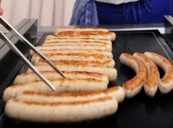 в россию пытались незаконно ввезти 100 тонн американских сосисок и курятины - Сайт Газеты «Совершенно Секретно»