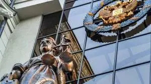 Суд в России впервые отказался возвращать квартиру пенсионерке, которую «обманули мошенники»