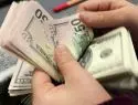 Эксперты прогнозируют ажиотаж на доллары летом