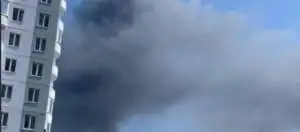 Беспилотник упал на территории Тюменского НПЗ, начался мощный пожар