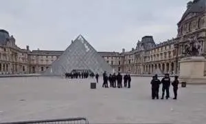 Ограбление Лувра: пропали драгоценности из коллекции Наполеона