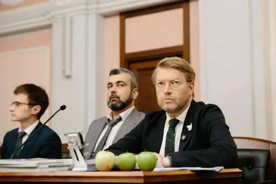 Верховный суд снял «Яблоко» с выборов в Госдуму по иску партии «Родина»