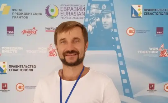 Молодежи необходим герой - Совершенно Секретно