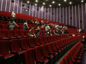 медведев поддержал идею повышения ндс для иностранных фильмов - Сайт Газеты «Совершенно Секретно»